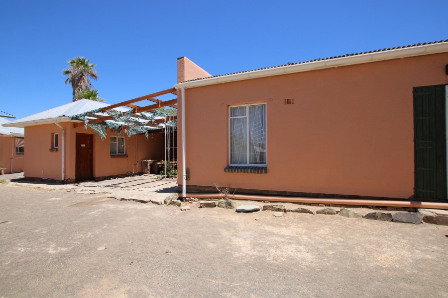 2 Bedroom Property for Sale in Fraserburg Northern Cape